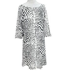 J. McLaughlin Women’s Zebra Print 3/4 Sleeve Dress. Size Medium